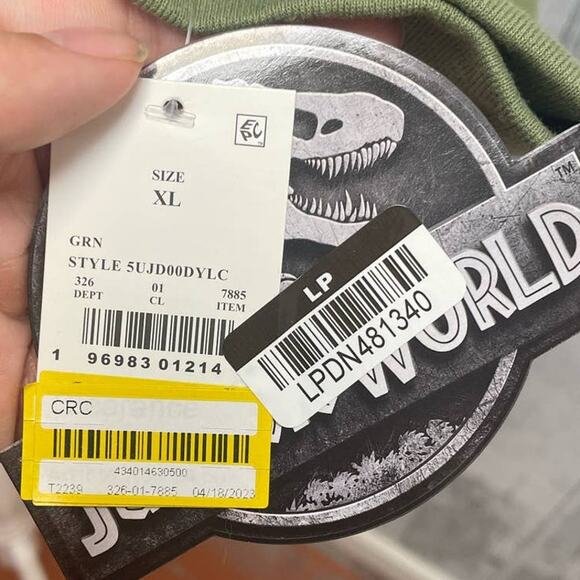 New NWT Jurassic World Dominion Mens XL Long Sleeve Raptor Dinosaur Sweatshirt - Picture 7 of 7